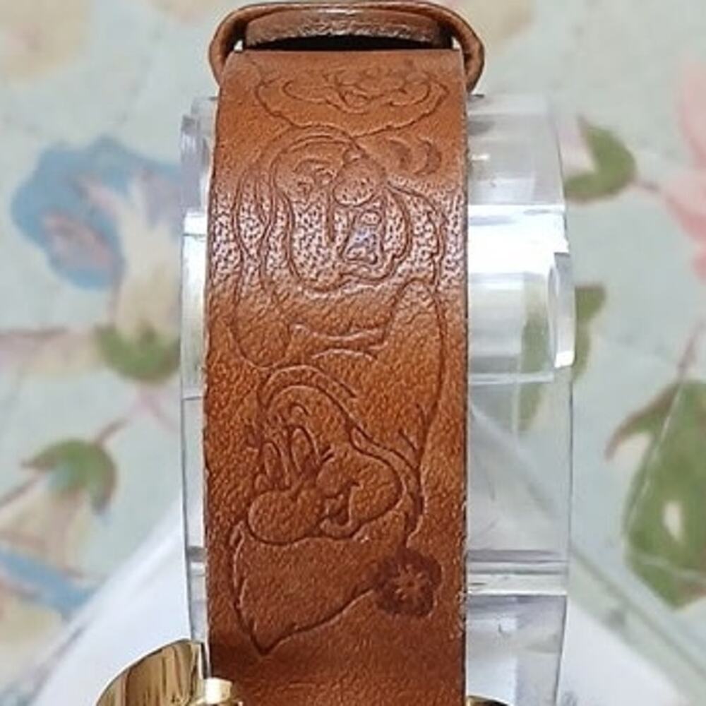 Vintage Timex Disney Dopey Watch with Embossed Leather Strap -Original Packaging - Picture 5 of 9